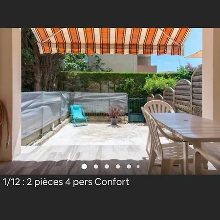 A Six Fours/le Brusc Apartment